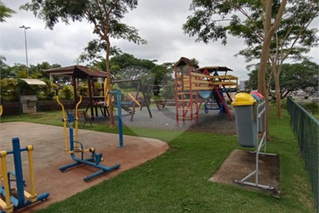Casa à venda com 4 quartos, sendo 2 suítes, no condomínio Residencial Parque Esplanada, Votorantim - SP