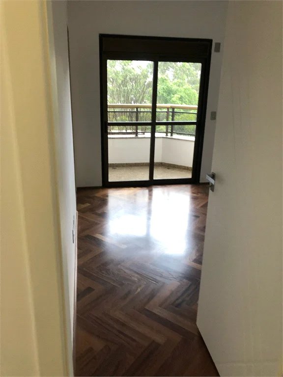 Apartamento à venda com 4 suítes em Vila Suzana, São Paulo, SP