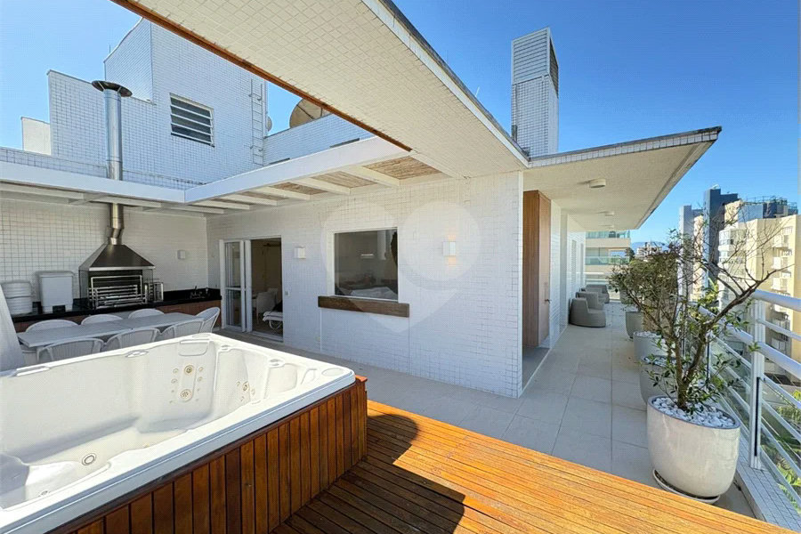 Cobertura à venda com 4 quartos, sendo 2 suítes,  em Riviera de São Lourenço, Bertioga, SP
