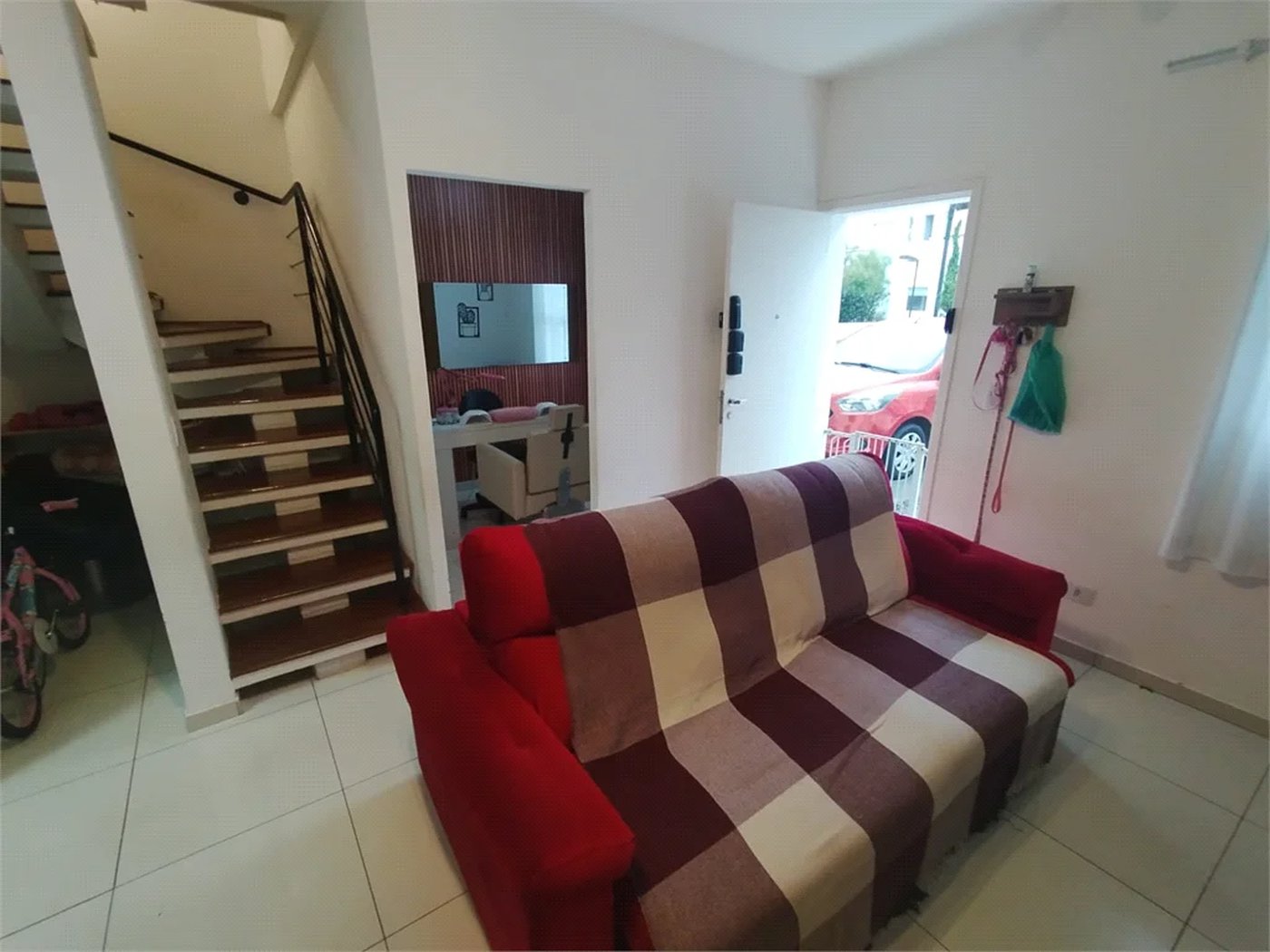 Casa à venda com 2 quartos, sendo 1 suíte,  no condomínio Residencial Viva Vida, Cotia - SP