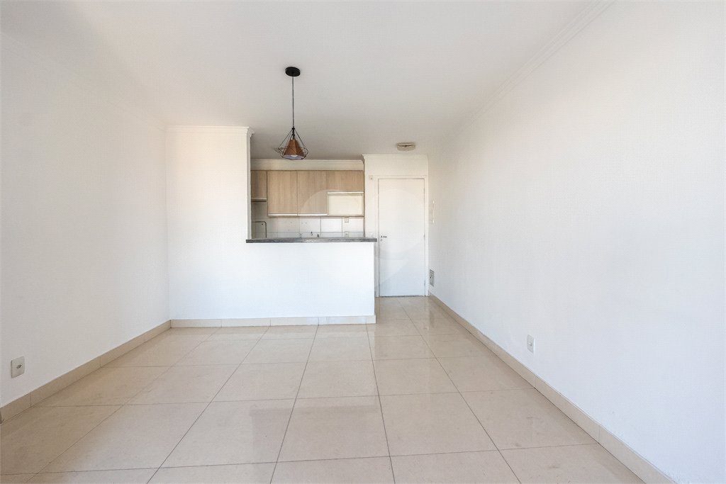 Apartamento à venda com 3 quartos, sendo 1 suíte, em Jardim Parque Morumbi, São Paulo, SP