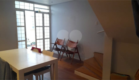 Casa de Vila à venda com 3 quartos em Vila Mariana, São Paulo, SP