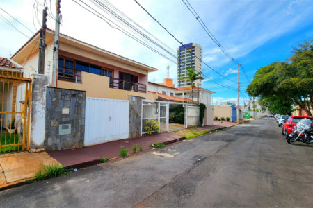 Sobrado à venda com 4 quartos, sendo 2 suítes, em Jardim Primavera, Araraquara, SP