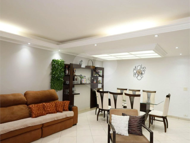 Sobrado à venda com 6 quartos, sendo 1 suíte,  em Tucuruvi, São Paulo, SP