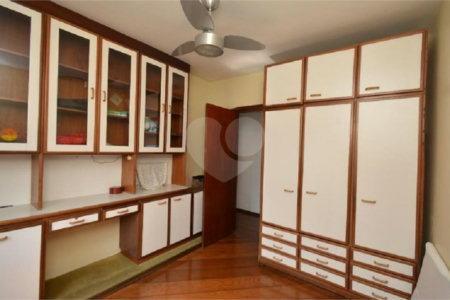 Casa à venda com 5 quartos, sendo 2 suítes, em Vila Galvão, Guarulhos, SP
