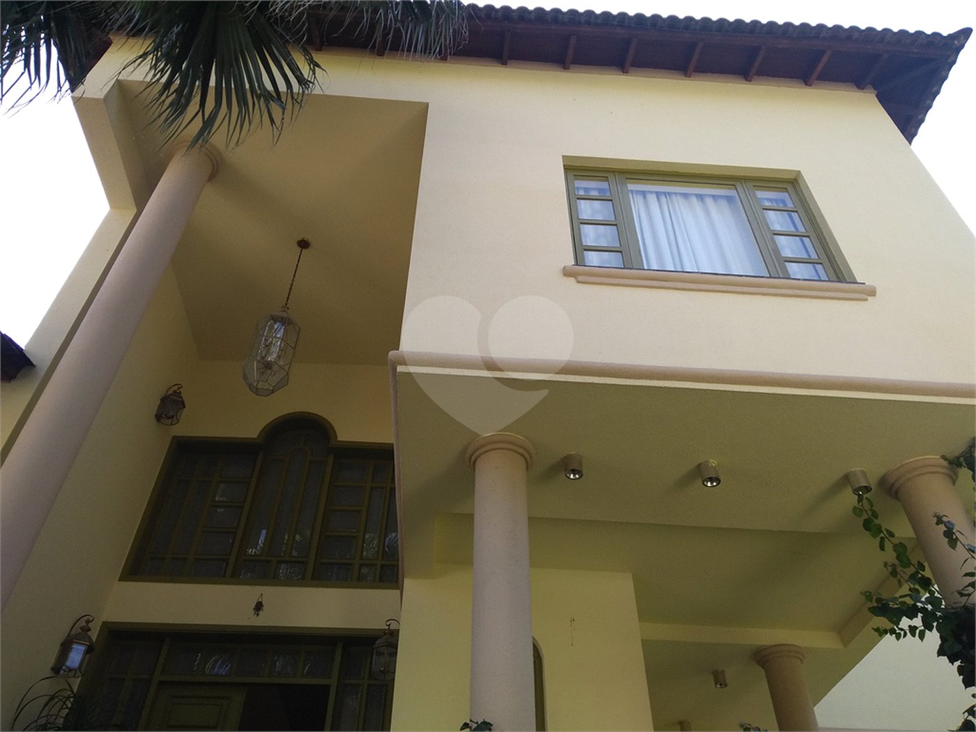 Sobrado à venda com 4 quartos, sendo 3 suítes,  em Horto, São Paulo, SP