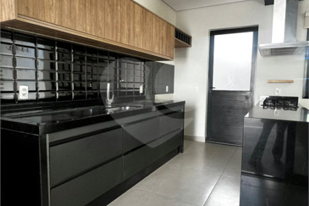 Casa à venda com 3 quartos, sendo 1 suíte,  no condomínio Village Moutonnée, Salto - SP