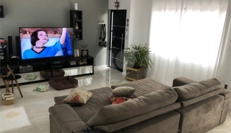 Sobrado à venda com 3 suítes em Conjunto Habitacional Ana Paula, Mogi das Cruzes, SP