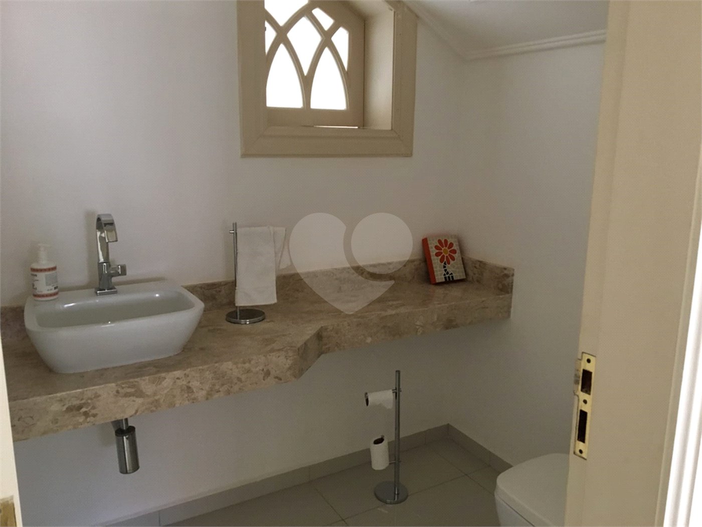 Casa à venda com 3 suítes em Vila Nastri, Itapetininga, SP