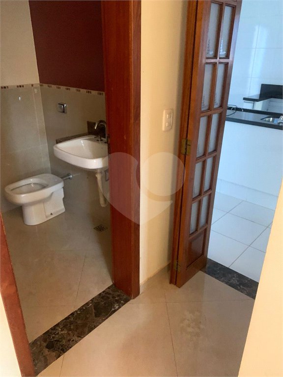 Casa à venda ou para alugar com 4 quartos, sendo 2 suítes, no condomínio Tereza Cristina, Jundiaí - SP