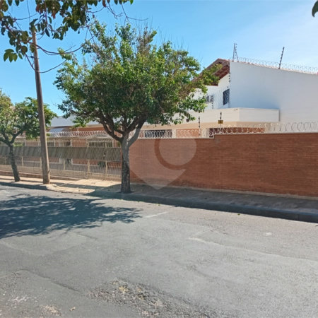 Casa à venda com 3 quartos, sendo 1 suíte, em Vila José Bonifácio, Araraquara, SP