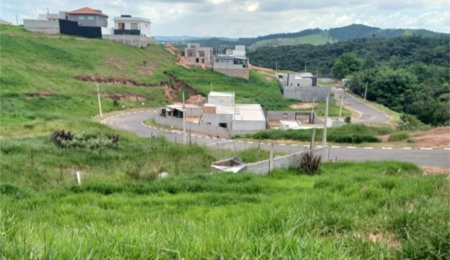 Terreno à venda no Centro, Bom Jesus dos Perdões, SP