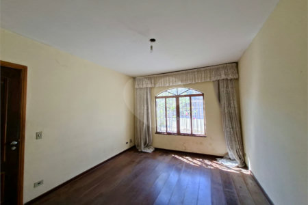 Sobrado à venda com 3 quartos, sendo 1 suíte,  em Jardim Esmeralda, São Paulo, SP