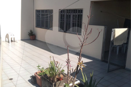 Sobrado à venda com 3 quartos em Vila Marari, São Paulo, SP