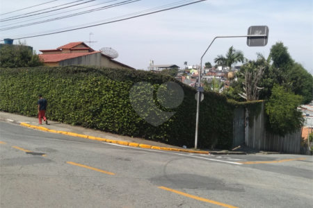 Casa à venda com 3 quartos, sendo 1 suíte,  em Vila Oliveira, Mogi das Cruzes, SP