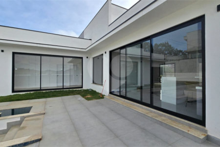Casa à venda ou para alugar com 5 quartos, sendo 4 suítes,  no condomínio Equilibrium, Atibaia - SP