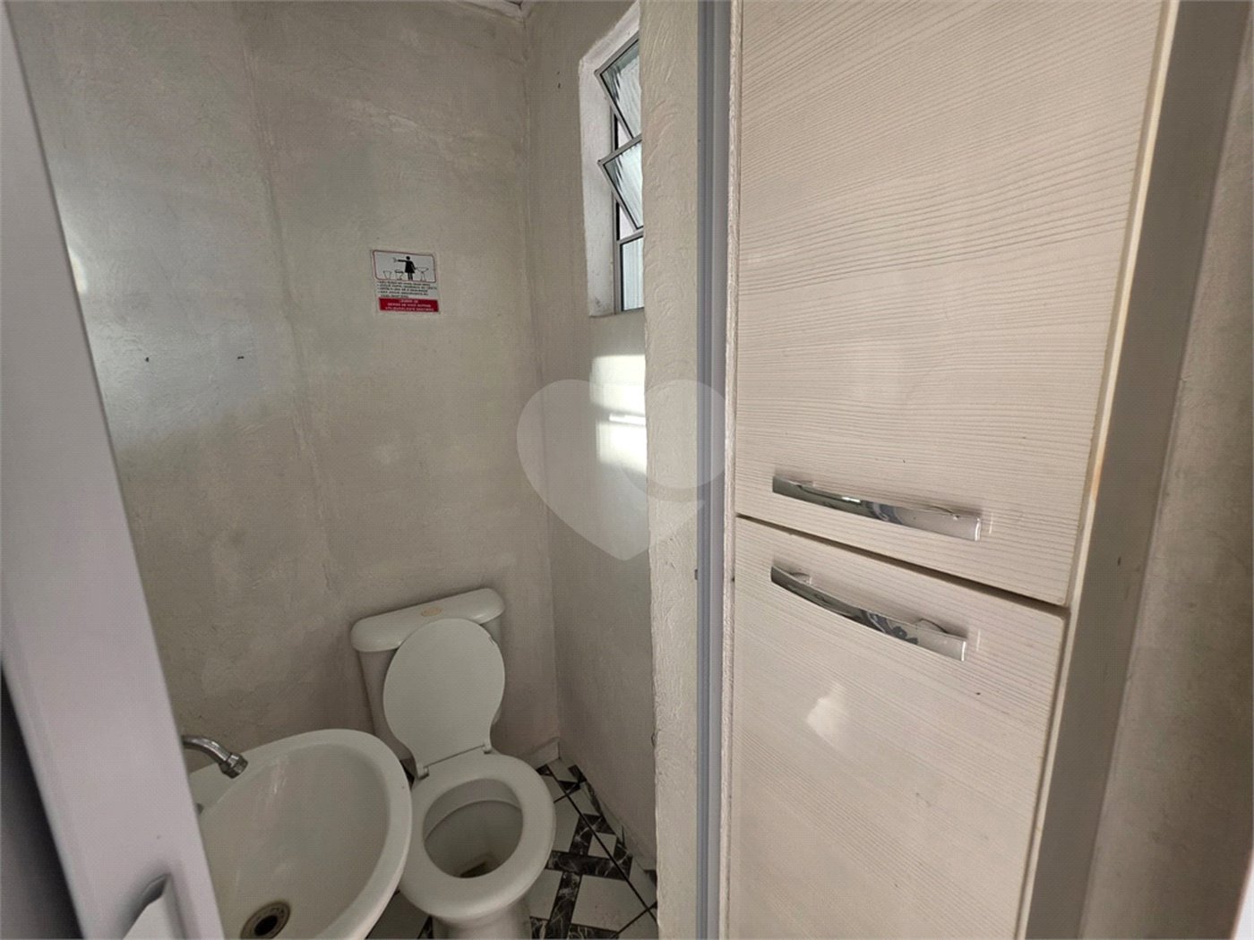 Salão à venda ou para alugar com 3 quartos, sendo 1 suíte, em Jardim Monjolo, São Paulo, SP