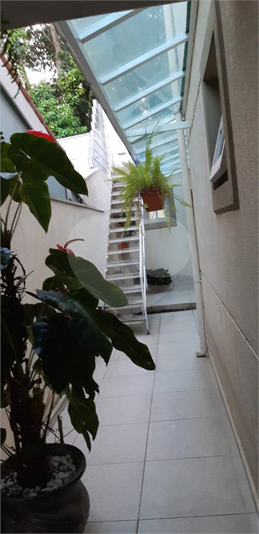Casa à venda com 3 quartos, sendo 1 suíte, no condomínio Reserva das Flores - Casas, Guarulhos - SP