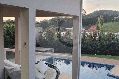 Casa em condomínio à venda com 4 suítes em Guaxinduva, Atibaia, SP
