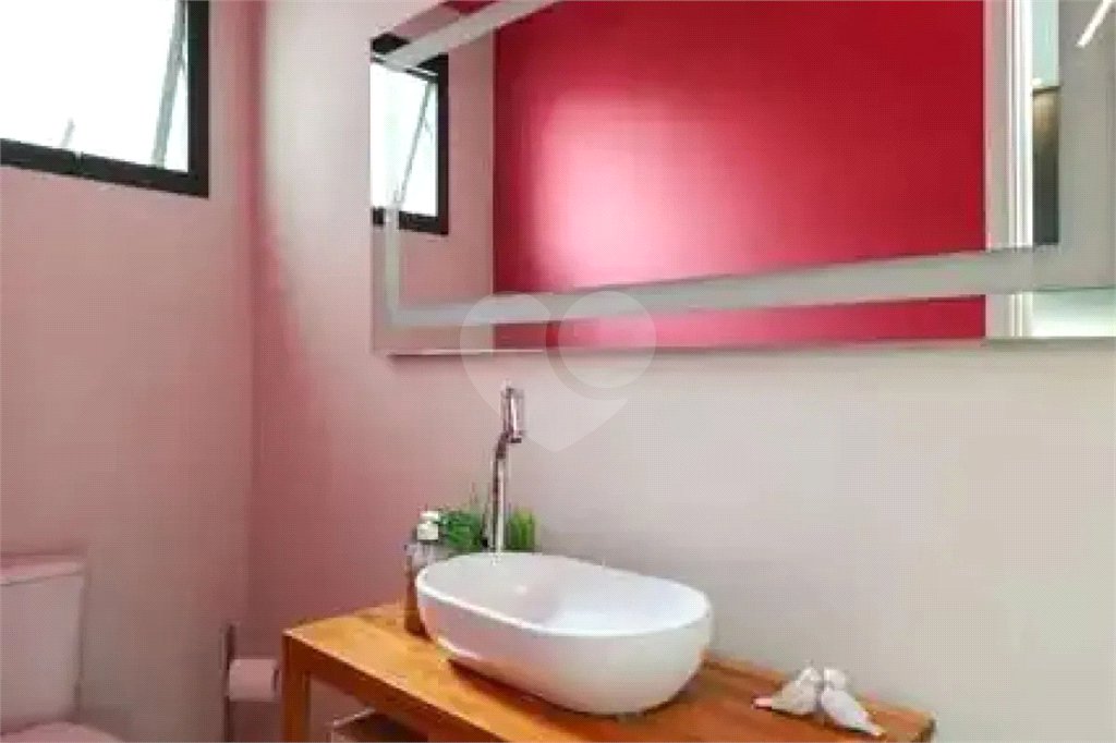 Casa à venda com 2 quartos, sendo 1 suíte,  no condomínio Cube Real Parque, São Paulo - SP