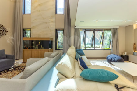 Casa à venda com 3 suítes no condomínio Reserva 8, São Paulo - SP