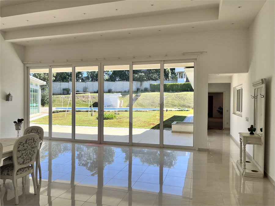 Casa à venda com 6 quartos, sendo 5 suítes, no condomínio City Castelo, Itu - SP