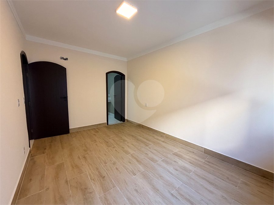 Casa à venda com 5 quartos, sendo 4 suítes, em Vila Rosália, Guarulhos, SP