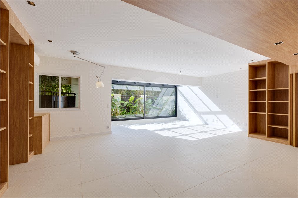 Apartamento à venda com 3 suítes em Chácara Santo Antônio, São Paulo, SP