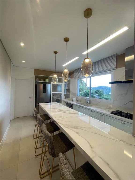 Casa à venda com 3 suítes no condomínio Hills, Arujá - SP