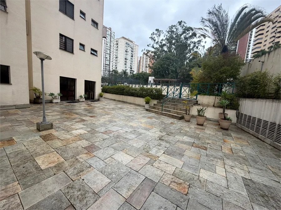 Apartamento à venda com 3 suítes em Vila Suzana, São Paulo, SP