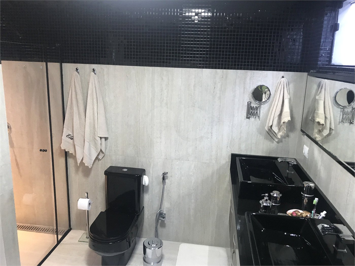 Sobrado à venda com 3 quartos, sendo 1 suíte, em Jardim Petrópolis, São Paulo, SP