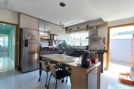 Casa à venda com 3 quartos, sendo 1 suíte, em Jardim Franca, São Paulo, SP