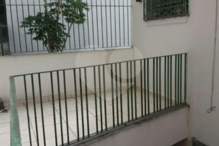 Casa à venda com 3 quartos no condomínio Travessa Quefren,21, São Paulo - SP