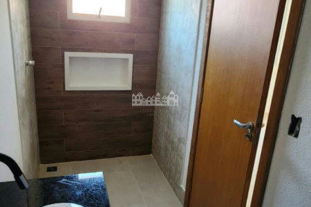 Casa à venda ou para alugar com 2 suítes no condomínio Serra Verde, Atibaia - SP