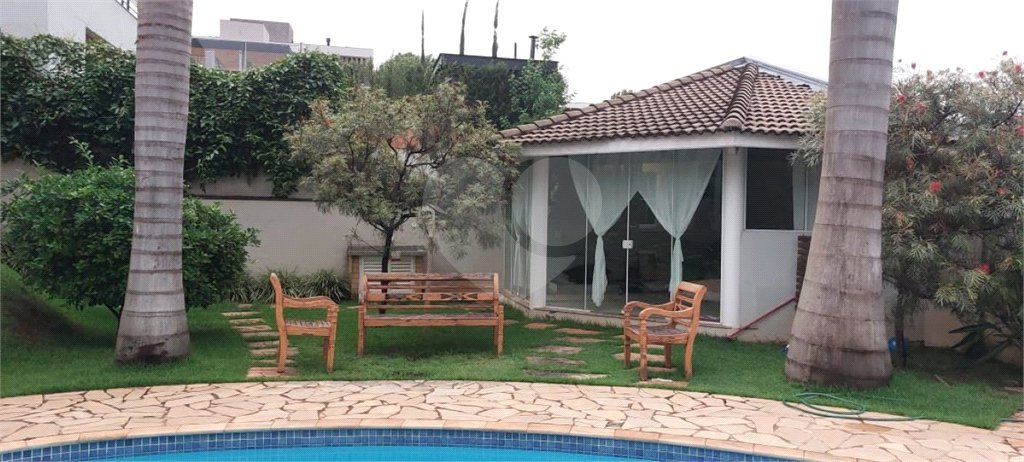 Casa para alugar com 4 quartos, sendo 3 suítes,  no condomínio Figueira Garden, Atibaia - SP