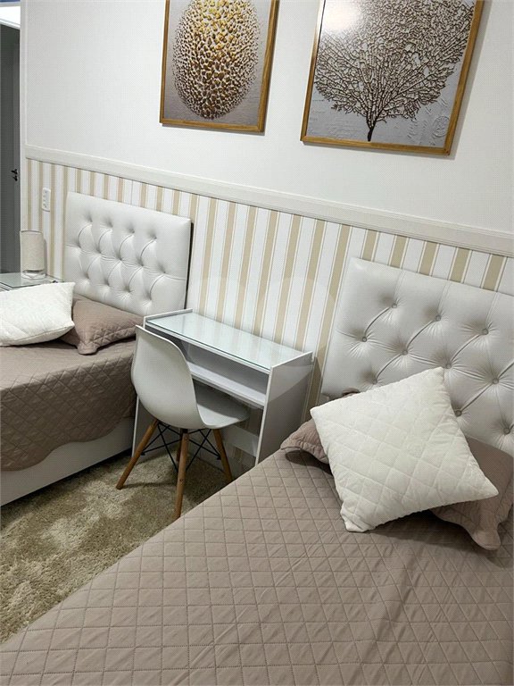 Apartamento à venda com 2 quartos, sendo 1 suíte, no Centro, Mongaguá, SP