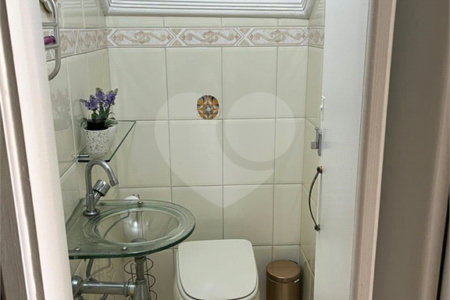 Sobrado à venda com 2 quartos, sendo 1 suíte, em Vila Basileia, São Paulo, SP