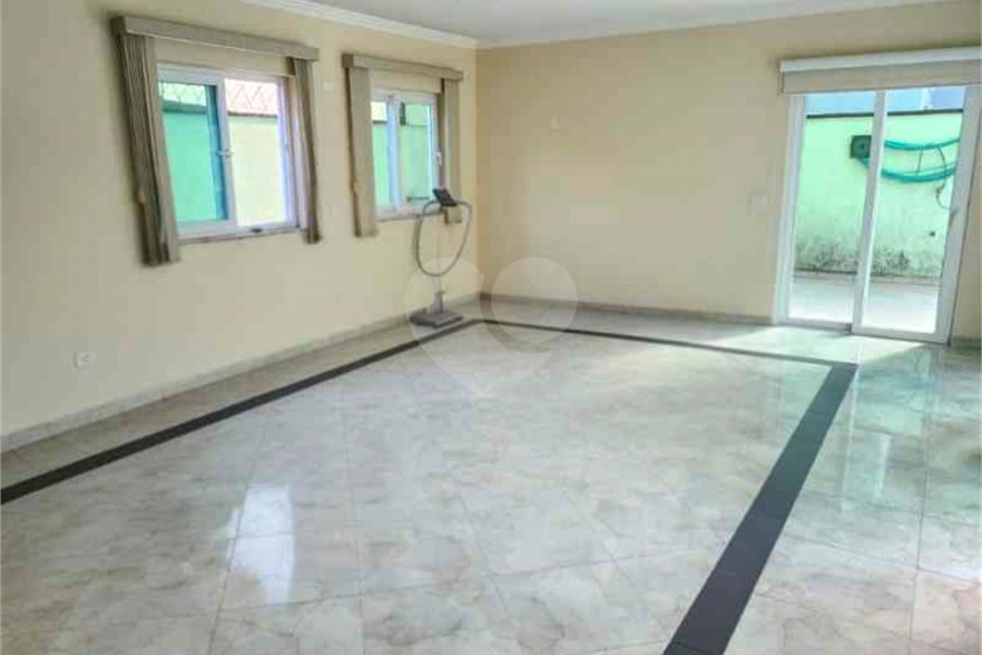 Casa à venda com 3 suítes no condomínio Quinta de Santo Antônio, São Paulo - SP