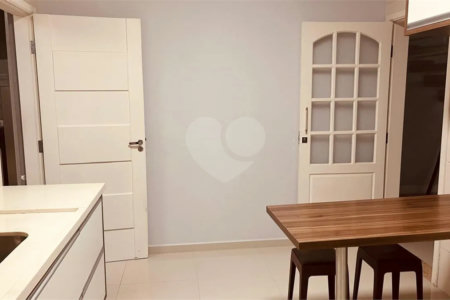 Casa à venda com 3 suítes em CUPECÊ, São Paulo, SP