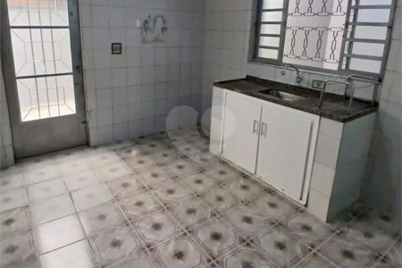 Sobrado à venda com 4 quartos, sendo 2 suítes, em Vila Santa Maria, São Paulo, SP