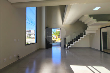 Casa à venda com 3 quartos, sendo 1 suíte, no condomínio Terras de São Francisco, Sorocaba - SP