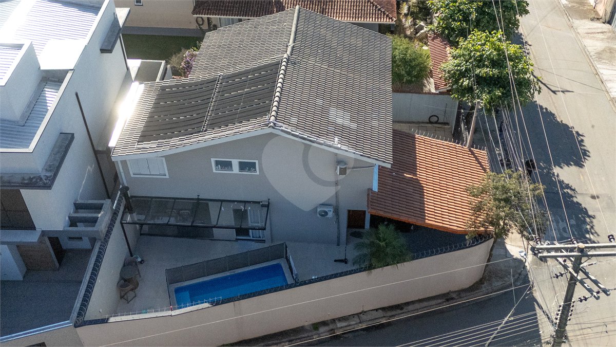 Casa à venda com 3 quartos, sendo 1 suíte, em Jardim Colonial, Atibaia, SP