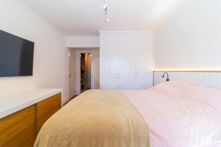 Apartamento à venda com 3 quartos, sendo 1 suíte,  em Alto da Boa Vista, São Paulo, SP