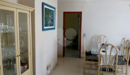Apartamento à venda com 3 quartos, sendo 1 suíte,  em Vila Uberabinha, São Paulo, SP