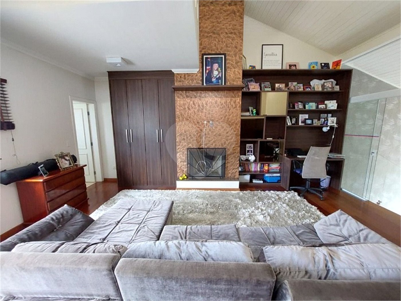 Casa à venda com 4 suítes no condomínio Granja Olga II, Sorocaba - SP