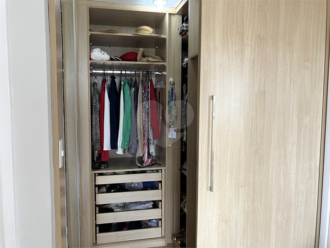 Apartamento à venda com 3 quartos, sendo 1 suíte, em Parque Campolim, Sorocaba, SP