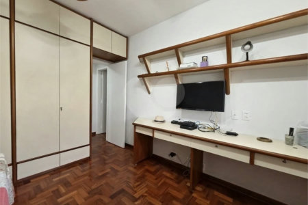 Apartamento à venda com 2 quartos, sendo 1 suíte,  em Laranjeiras, Rio de Janeiro, RJ