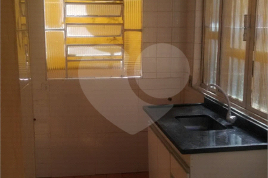 Sobrado à venda com 4 quartos, sendo 1 suíte, em Campo Limpo, São Paulo, SP