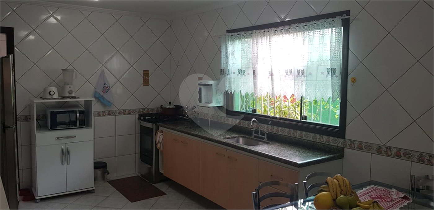 Sobrado à venda com 3 quartos, sendo 1 suíte, em Vila Vitório Mazzei, São Paulo, SP