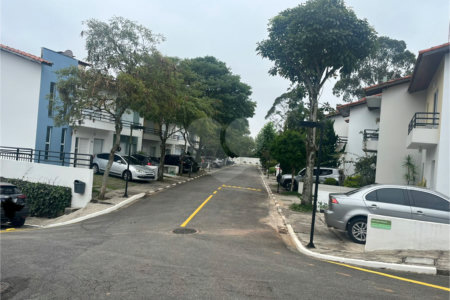 Casa à venda com 3 quartos no condomínio Jd Rebelato, Cotia - SP